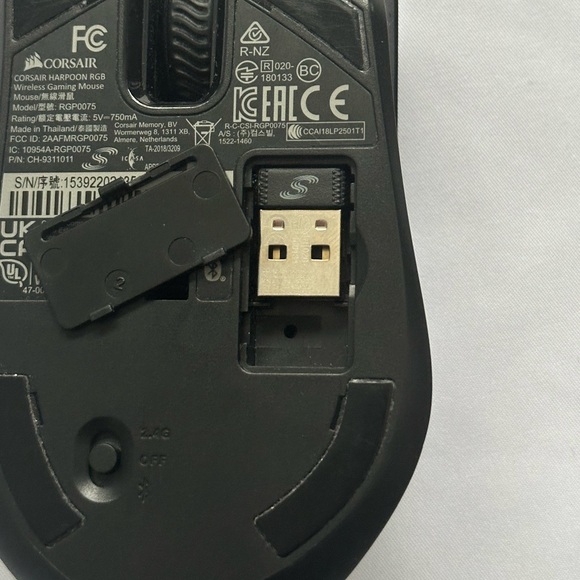 Corsair Harpoon RGB Wireless Bluetooth Gaming Mouse - Picture 4 of 7